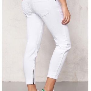 oneteasppon Freeebird II   white jeans